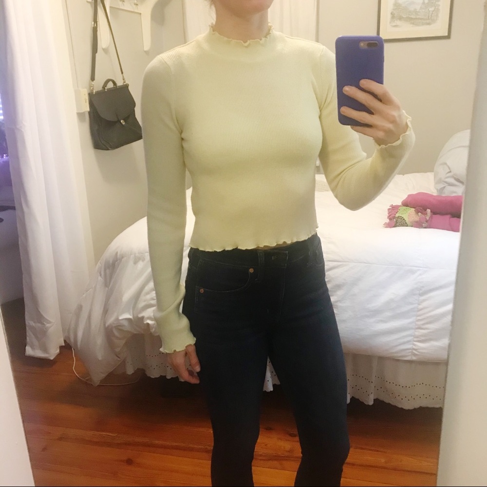 CUTE pale yellow fringe mock turtle neck